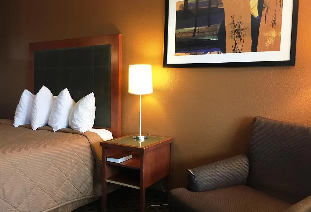 Chestnut Tree Inn Portland Mall 205-1